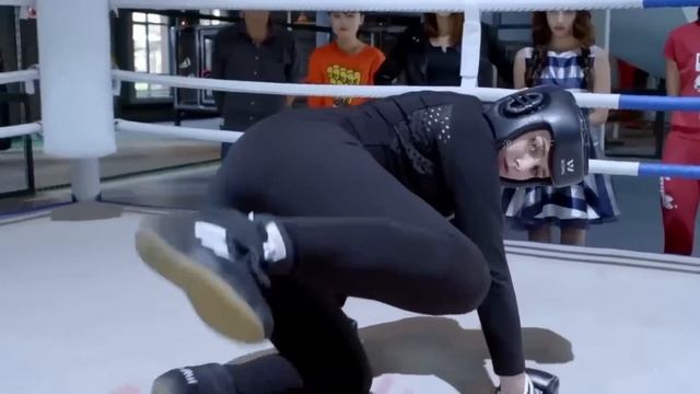 【功夫動作】 閨蜜被男生欺負，女孩單槍匹馬怒揍男生復仇 ✨ 功夫 | Kung Fu смотреть онлайн