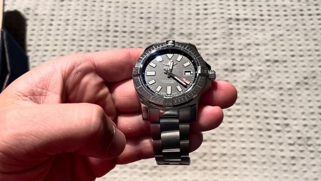 New Breitling Avenger compared to the Old Breitling Avenger смотреть онлайн