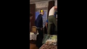 Безумный Паша, Олег Мангол крепят плазму к стене!!!!