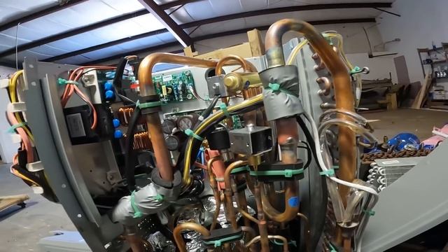 Unboxing Of The Gree Flexx 3 Ton 20 SEER Inverter System смотреть онлайн