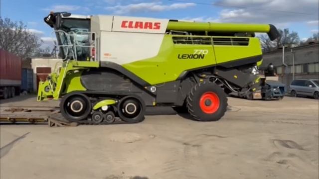 CLAAS Lexion 770 TT покидає виставковий майданчик приватного підприємства ЗахідАгроЗапчастина смотреть онлайн