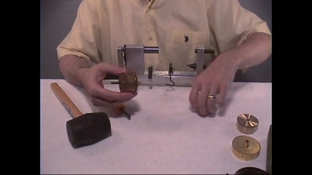 Clock Mainspring Barrel Cap Removal. How to correctly remove it. Clock repair basics. смотреть онлайн