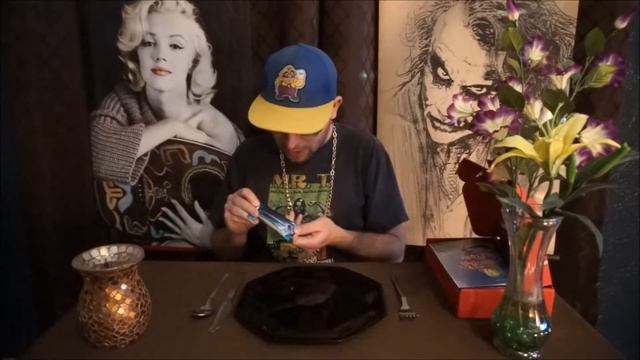 Luna Chocolate Dipped Coconut Minis Review: Hilla Skrilla Pigs Out!!! Episode 24! смотреть онлайн