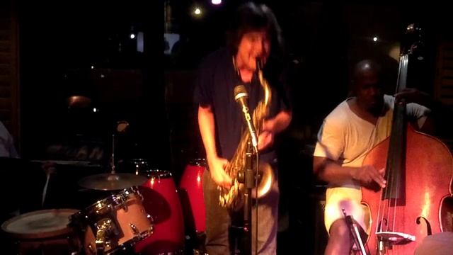 MARVIN "SMITTY" SMITH, live at THE OLD PUEBLO GRILL in Tucson, AZ - "Oleo" смотреть онлайн