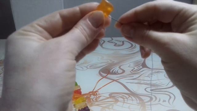 БРАСЛЕТ ИЗ МАРМЕЛАДНЫХ МЕДВЕДЕЙ КАК ? | DIY смотреть онлайн