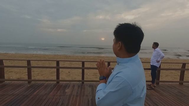 Marina Beach | Chennai India | Pehli baar Beach main 😁🫰 смотреть онлайн