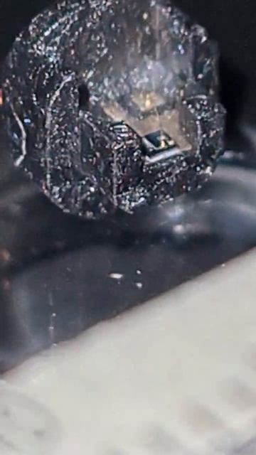 #chip #disassemble #microscope#electrician #cd#dvd #laser #diode #laserdiodo #diodenlaser смотреть онлайн