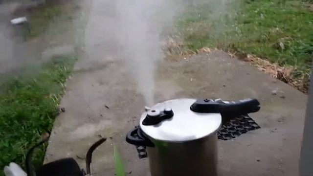 Aburi de la oala sub presiune