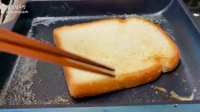 빵보다 두꺼운 속재료의 비밀을 보여 드릴게요 :: 이 토스트가 진리다! :: 양배추와 계란만 준비하세요 : toast sandwich 길거리 토스트레시피 смотреть онлайн