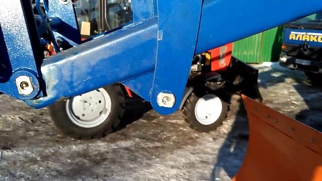 Погрузчик Универсал 800 на МТЗ 82.1 смотреть онлайн
