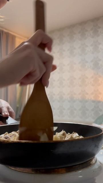 Asmr готовки , макароны с соусом из грибов со сливками 🍄 смотреть онлайн