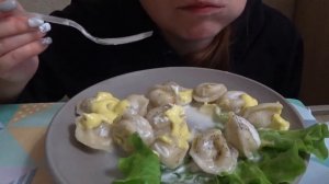 асмр ПЕЛЬМЕНИ СО СМЕТАНОЙ/ПЕЛЬМЕНИ МУКБАНГ