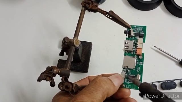 mini Bluetooth speaker broken charging pin fix easy at home.. смотреть онлайн
