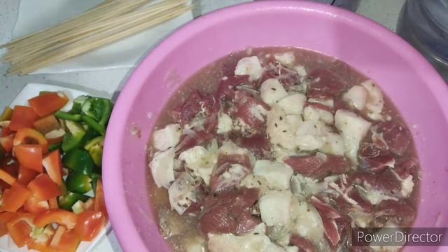 Дамашни шашлык из баранины 😋😋Shashlik qo'y go'shtidan uy sharoitida pishiramiz смотреть онлайн