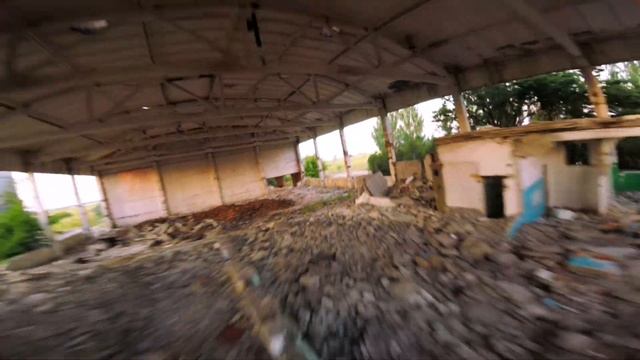 Врезался в стену. Минус проп. FPV смотреть онлайн