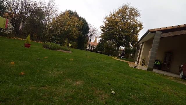 Dernière tonte chez ma mère avec la McCulloch смотреть онлайн