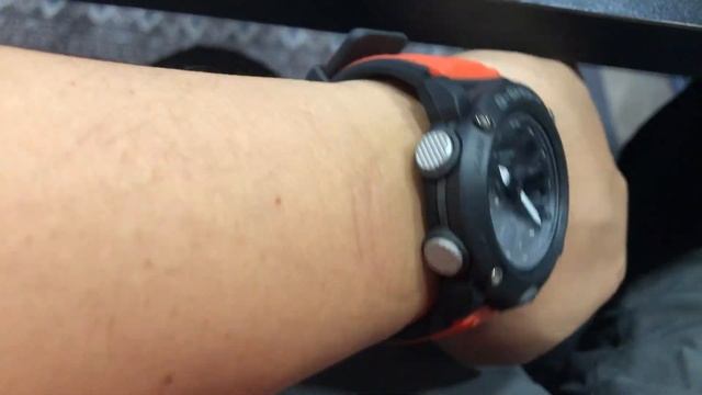 Casio G-Shock GA-2000E-4DR Analog-Digital with Carbon Core Guard - on my wrist смотреть онлайн