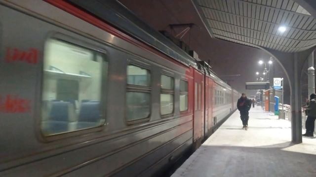 Электропоезд ЭД4М-0454 с сообщением Апрелевка-Электрогорск. смотреть онлайн