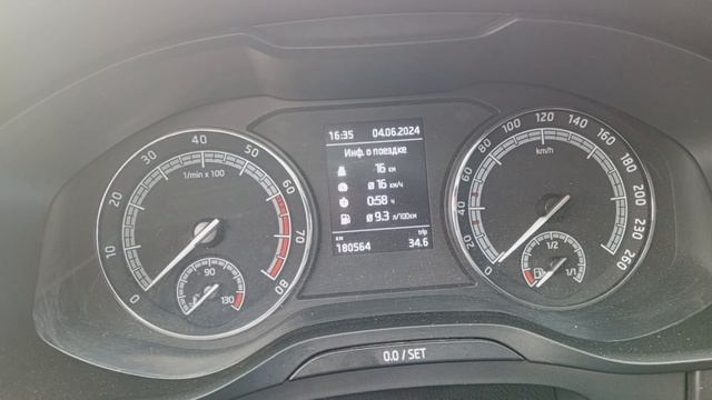 Как сбросить сервисный интервал по замене масла на Шкоде Кодьяк , Октавия, Фабия, Рапид , ВАГ