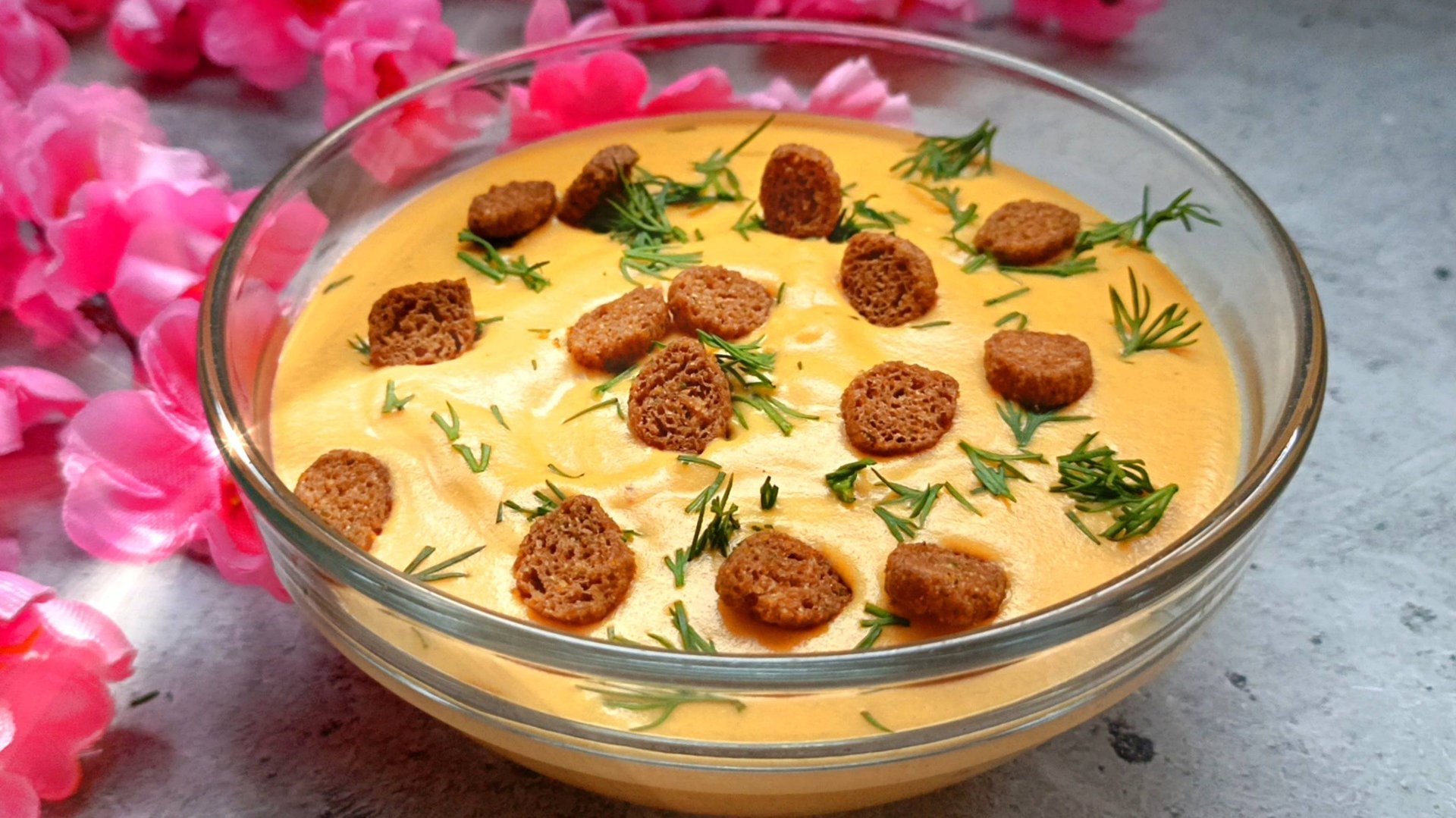 Сливочный суп-пюре с цветной капустой и плавленым сыром смотреть онлайн