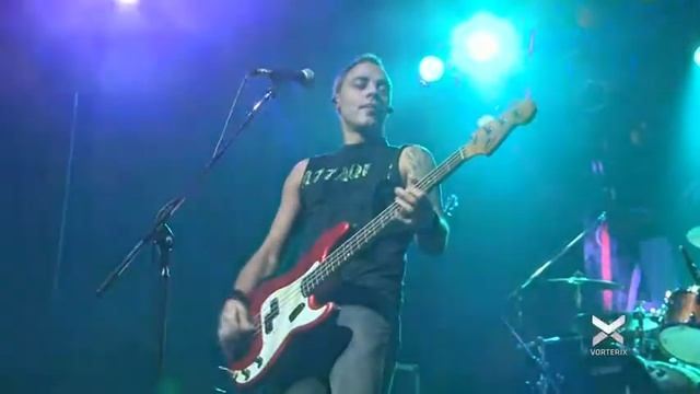 26. Attaque 77 - God Save The Queen [Sex Pistols] смотреть онлайн