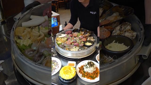 Канал Уличная Еда / Street Food Channel. Сытные моллюски с морепродуктами. смотреть онлайн