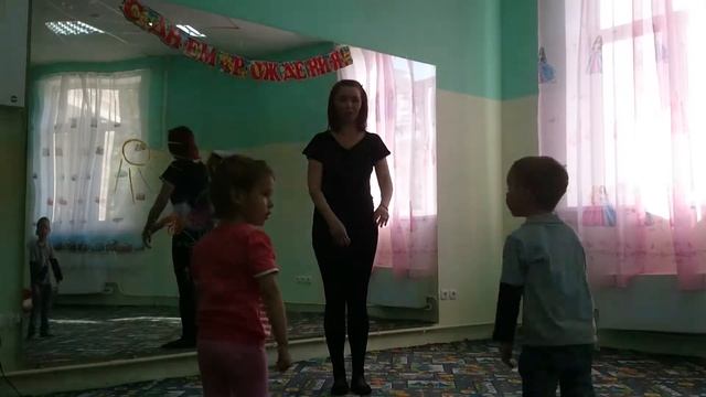 Танцевальная студия до 6 лет смотреть онлайн