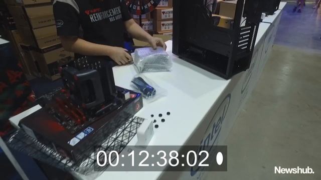 How to build a 2018 gaming PC from scratch in 26 minutes | Newshub смотреть онлайн