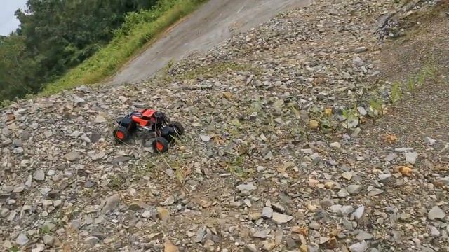 Unboxing Toys And Doing A Serious Performance On RC Cars