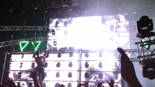 Paul van Dyk-part 3 (Stadium Live, Moscow) смотреть онлайн