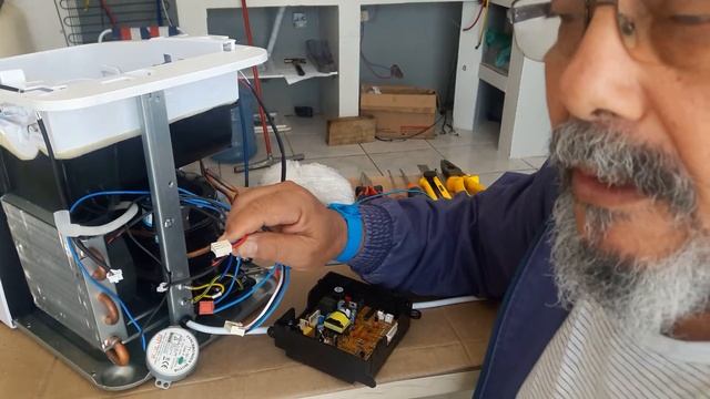 1a. Parte. Sobre a Maquina de Gelo BMGX15 da BenMax. Dicas sobre Funcionamento e Defeitos. смотреть онлайн