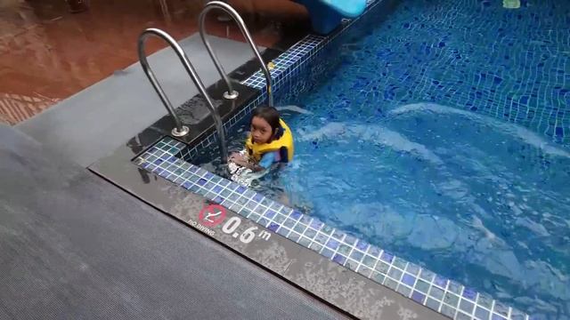 AJAK LEIKA LIBURAN DI BATHUP HOTEL EASTPARC смотреть онлайн