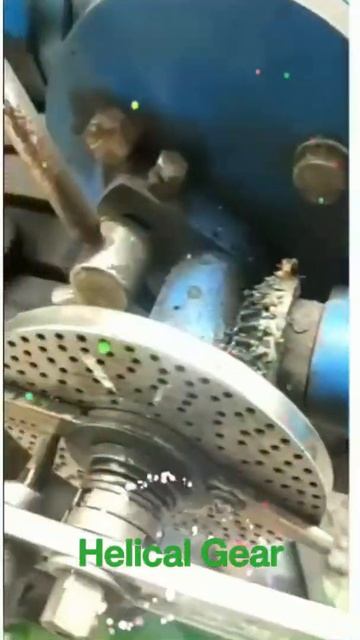 Helical Gear Cutting On Milling Machine By Using Differential Indexing Method. смотреть онлайн