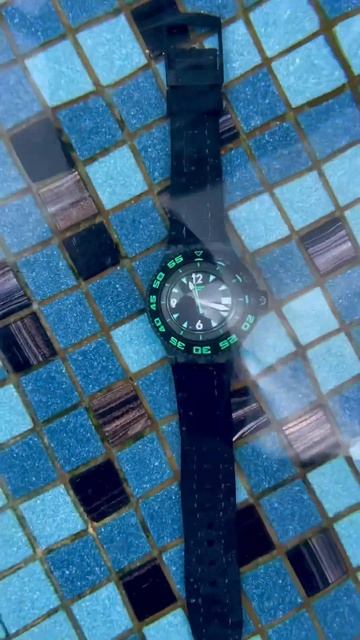 Swatch Scuba Libre Deep Turtle 200m suum400 смотреть онлайн