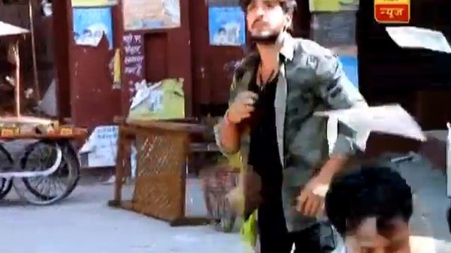 Ghulaam: Money saves Shivani's life from sharp shooters смотреть онлайн