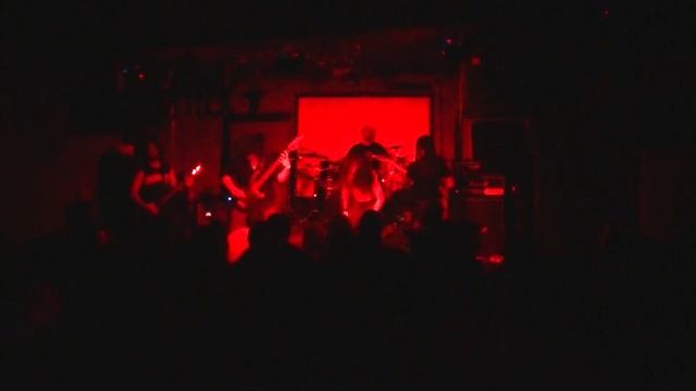 Dracaris performing The Calling Jan 18th, 2014 for Signature Riff and Gutter Christ смотреть онлайн