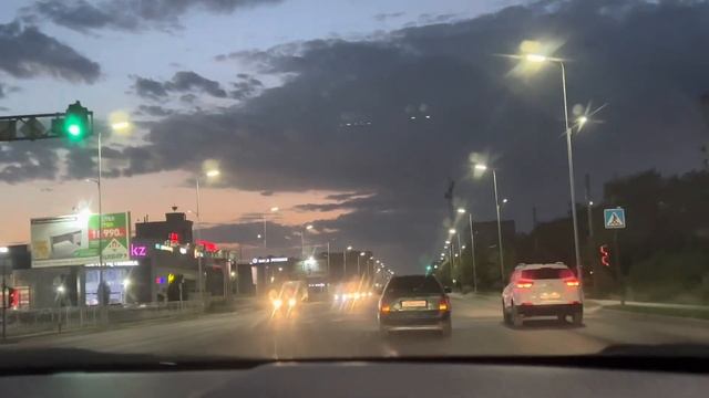 Актобе. Страшно за велосипедистов. Неудачный, ночной шопинг) смотреть онлайн