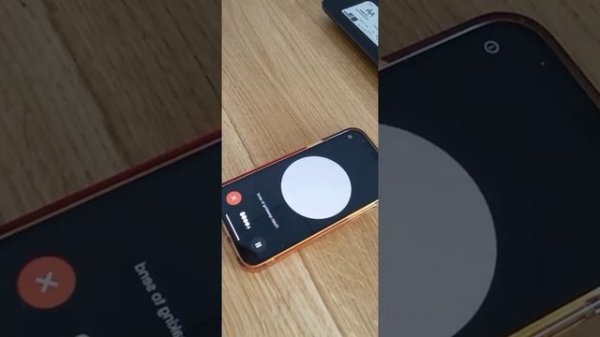 Как использовать голосового ассистента в приложении CHAT GPT на смартфоне?