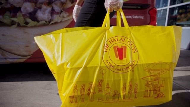 THE HALAL GUYS: CATERING SERVICE! смотреть онлайн