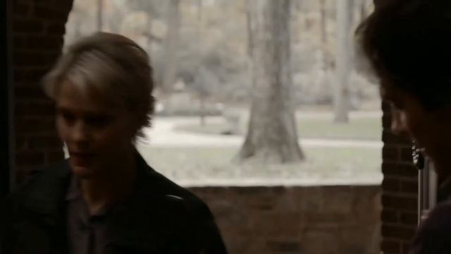Liz Forbes Shows Up To The Salvatore House - The Vampire Diaries 1x10 Scene смотреть онлайн