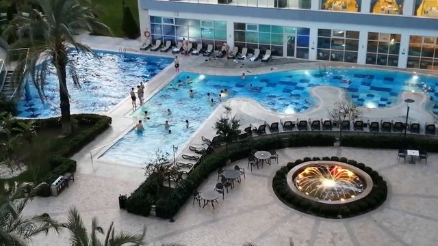 Sherwood Exclusive Lara Hotel, январь 2024 г. Территория с подогреваемым бассейном. смотреть онлайн
