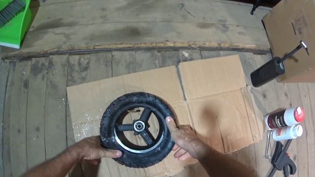 Забортовка покрышки и камеры электросамоката