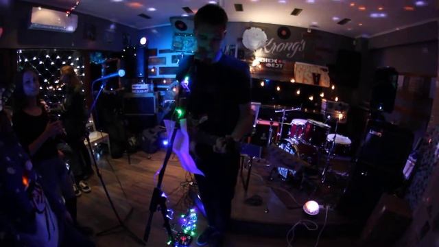 Так Много Долгов (Live@Снежок Фест, 29/12/2017) смотреть онлайн