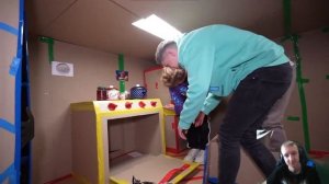 А4 похитили!! 24 часа в КАРТОННОМ ДОМЕ ПРИЗРАКЕ ! 👻📦 РЕАКЦИЯ!!