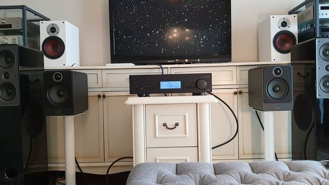 CAMBRİDGE AUDİO AZUR 840A XD & Q ACOUSTİCS