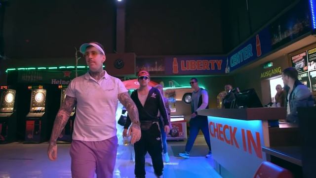 Hartz Angels - Pay TV & Dosenbier (prod. O.K. Coolio) - Official Video - Kein Bock Originals смотреть онлайн