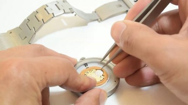 Kenneth Cole Reaction Battery Change