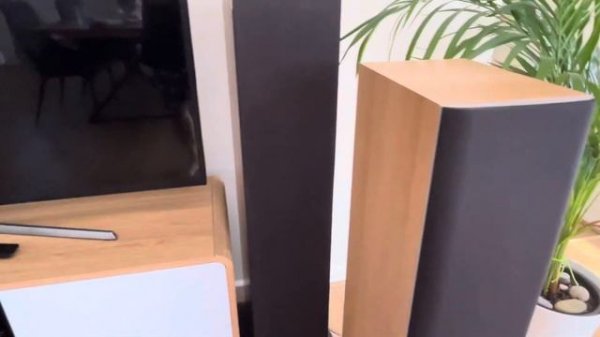 B&W 683 S2 vs DM603 S3