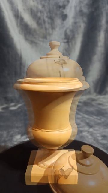 Маленькая ваза из клёна с крышкой / Small maple vase with lid смотреть онлайн