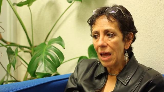 Entrevista a Malú Valenzuela del Grupo Educación смотреть онлайн